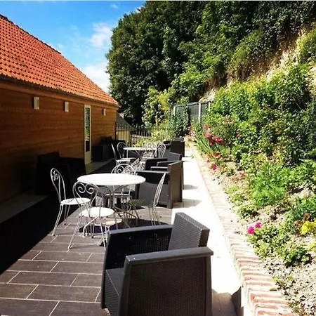 Le Relais Des Pres - De Grande Capacite Maisnieres